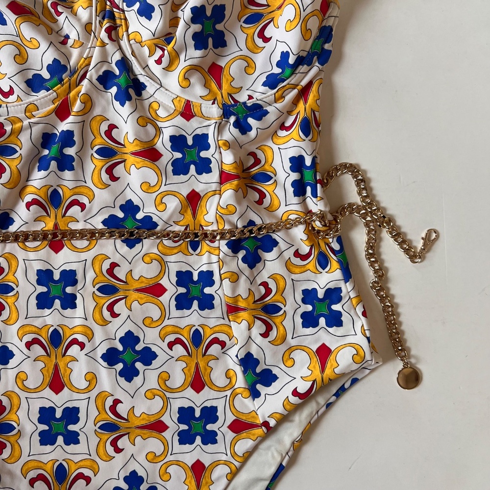 WeWoreWhat One Piece Swimsuit M Tile Print Underwire Gold Chain Belt - Picture 6 of 8